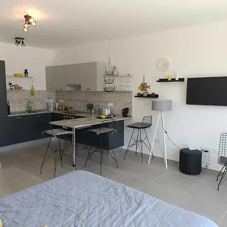 Cove Garden Studio-apartment In Esentepe Northern Cyprus شقة